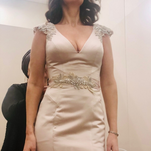 BNWT Wedding Dress - Picture 2 of 3